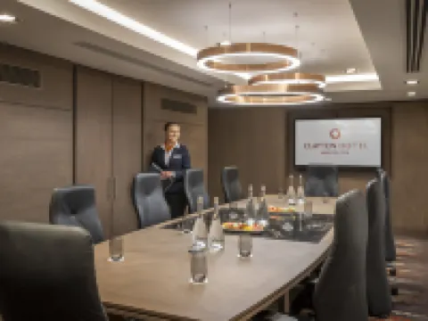 โรงแรมเคลย์ตันบริสตอลซิตี้ โรงแรมในบริสตอล