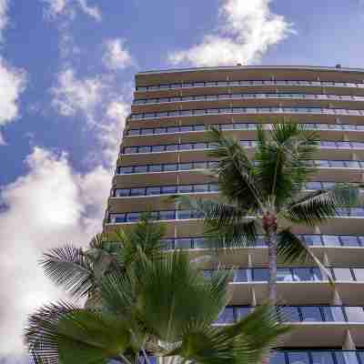 OUTRIGGER Waikiki Beach Resort Hotel Exterior