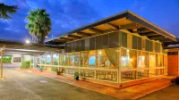 Plainsman Motel Hotels in Forbes