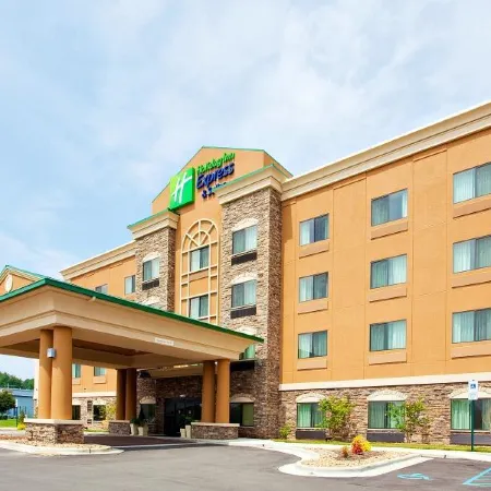 Holiday Inn Express & Suites Mount Airy by IHG