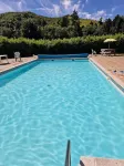 Glamping Hut - Sleeps 2, Hot Tub & Parking - Homestays