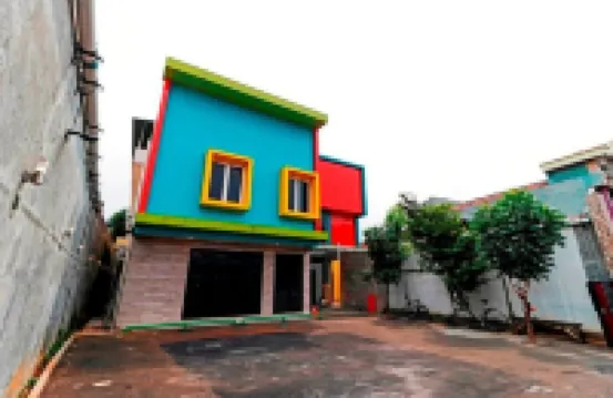 RedDoorz Plus Near Halim Perdanakusuma 2