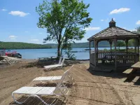 Bayside Inn & Marina - parking