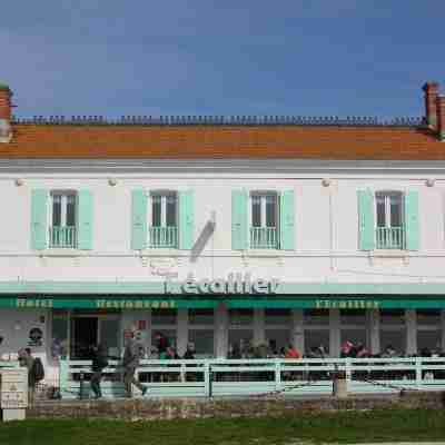 Hotel l'Ecailler Hotel Exterior