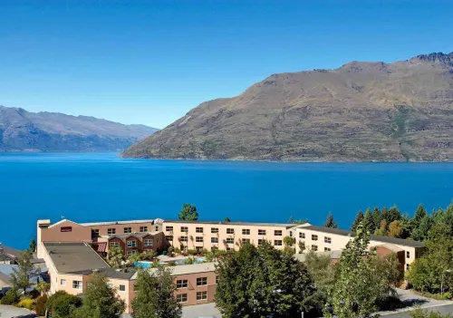 Mercure Queenstown Resort - breakfast