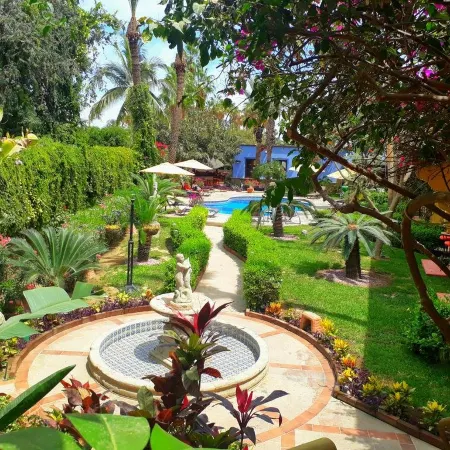 El Encanto Inn & Suites