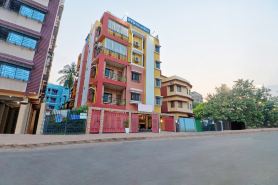 Hotel O Park Circus Near Birla Mandir