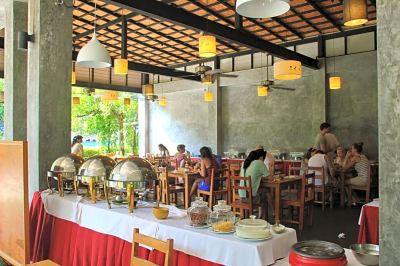 レストラン カタラッキー ヴィラ&プールアクセス プーケットの写真