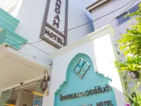 The Verandah Hotels near Monkey Trail