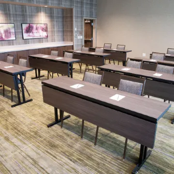 Courtyard Greenville Mauldin Отели в г. Молдин