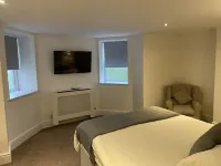 Beach House Courtyard 1 Bed Hotels in Southport