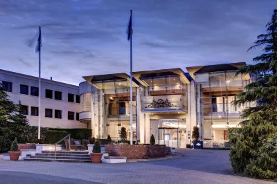 ستورمونت هوتل Hotels near Cultra Manor