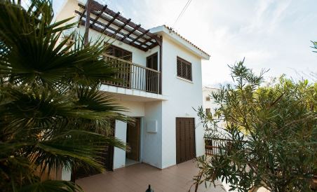 Stunning and Relaxing 3-Bed House in Pomos - Housity