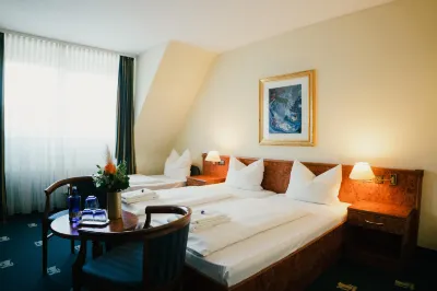 Altstadt Hotel St. Georg Отели в г. Унтербах