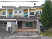 The Woodz Homestay - 2 Storey House