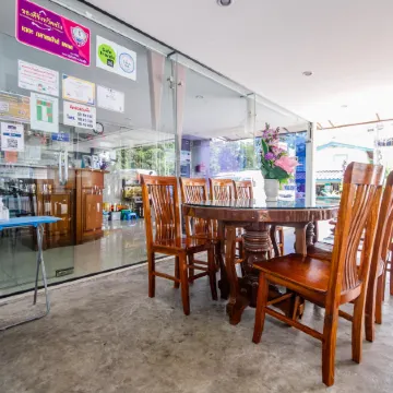 The Glasshouse Place