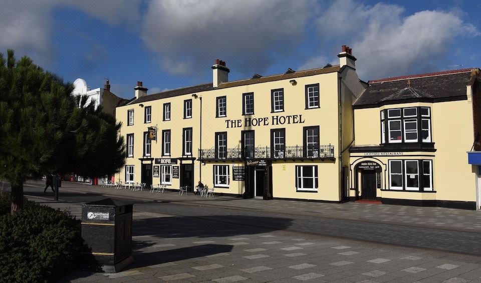 The Hope Hotel - Housity