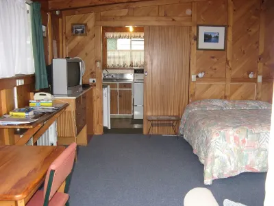 Tongariro River Motel Hotels in Pukawa