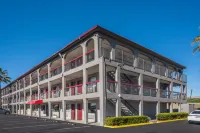 Red Roof Inn Stockton Hotel dekat Sky Zone Trampoline Park Stockton