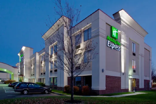 Holiday Inn Express & Suites COLUMBUS SW-GROVE CITY by IHG Отели в г. Гров Сити