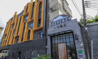 Easylazy Inn