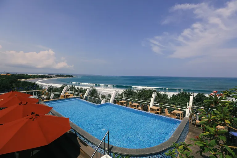 Kutabex Beachfront Hotel