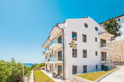 Golden Rose Suit Hotel