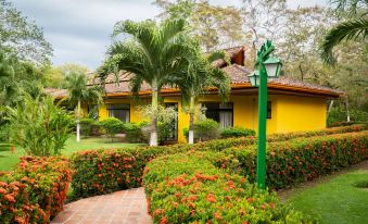 Papagayo Golden Palms Beachfront Hotel