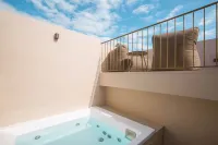 Neratze Hammam Suites - parking