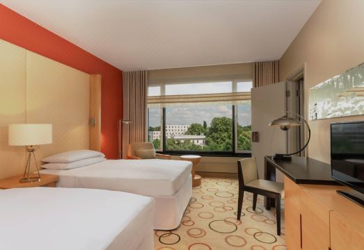 5. 쉐라톤 베를린 ..