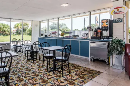 Super 8 by Wyndham Ocala I-75