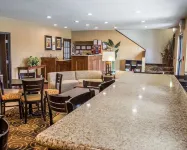 Rodeway Inn & Suites Near Okoboji Lake - Spa