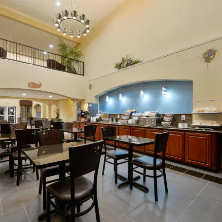 Best Western Plus Cutting Horse Inn  Suites Отели в г. Вэзерфорд