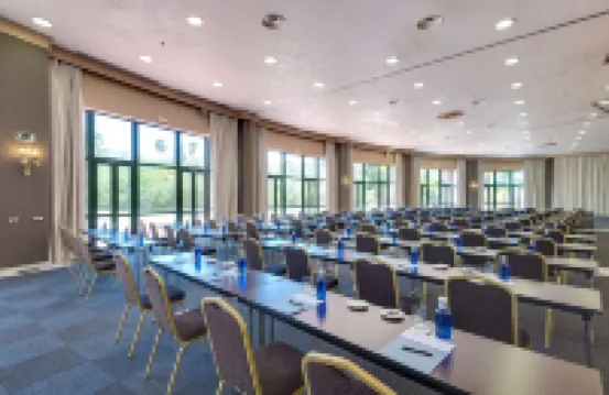 巴塞羅赫雷斯蒙特卡斯蒂略酒店及會議中心