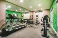 La Quinta Inn & Suites by Wyndham Russellville - Gym