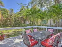 Lovely Cottage Near Downtown Stuart and Beaches Hotels in Stuart