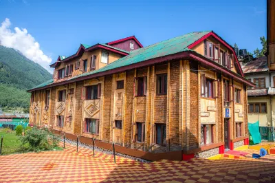 Hotel Lal Kothi Pahalgam Hotels near Amusement park