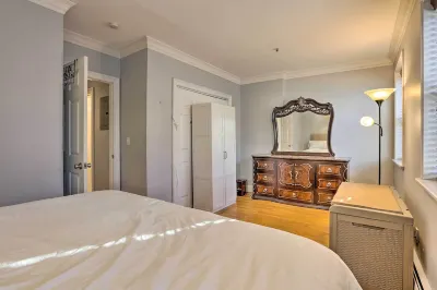 Hoboken Condo Walk to Public Transit! Hotel dekat John F Kennedy Stadium