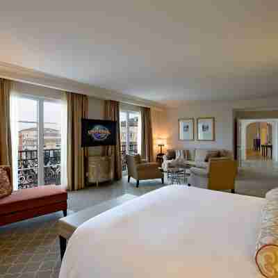 Loews Portofino Bay Hotel at Universal Orlando Rooms