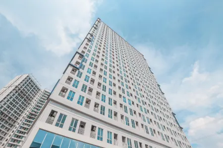 OYO Flagship 755 Appartel Grand Dhika City