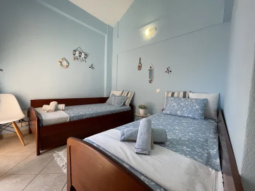 Cozy Beachfront Maisonette Offers Panoramic Views of Sea!