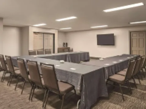 カントリー イン & スイーツ バイ ラディソン ダビューク アイオワ ダビュークのホテル