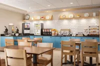 Country Inn & Suites by Radisson, St. Cloud East, MN - breakfast