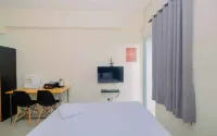 Comfy Studio Bogorienze Resort Apartment Near the Jungle Fest by Travelio Hotel dekat Shafana Shop