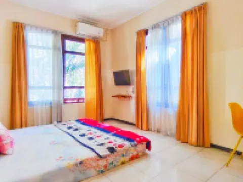 Green Surabaya Homey Syariah Hotels in Gubeng