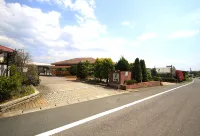 グリーンロード 東ヶ丘公園管理棟周辺のホテル