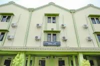 OYO Life 2508 Alba Suites Homestay Syariah Hotels in Tulungagung Regency