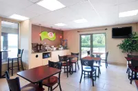 Super 8 by Wyndham Plattsburgh Hôtels à : Chazy