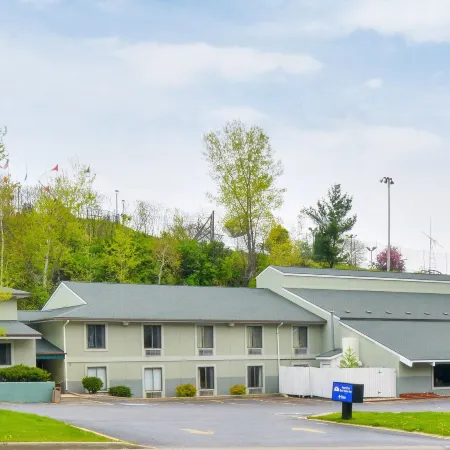 Days Inn & Suites by Wyndham Wisconsin Dells