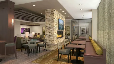Staybridge Suites Seattle Downtown - Lake Union Отели рядом с достопримечательностью «Мост Джорджа Вашингтона»
